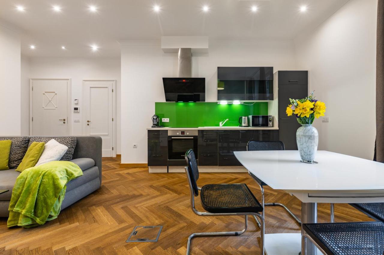 Dlouha Palace - Live In One Of The Best Streets Prague Exterior photo