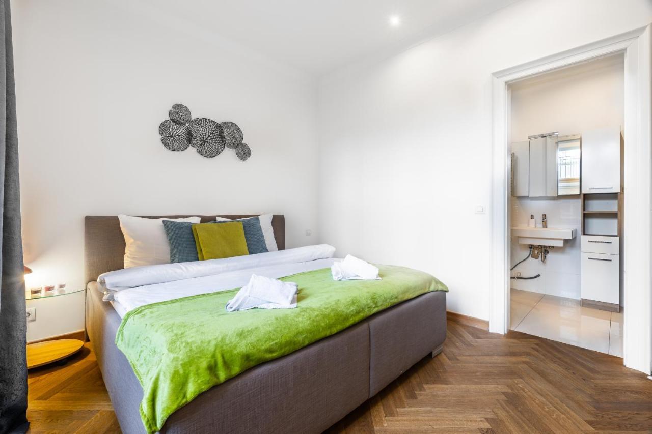 Dlouha Palace - Live In One Of The Best Streets Prague Exterior photo